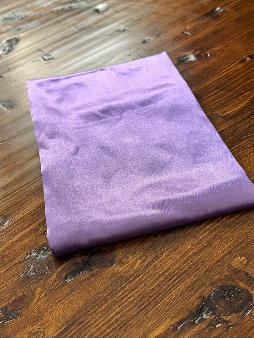 Silky Lavender Satin Pillowcase - Smooth Sleep Accent - Picture 3 of 3
